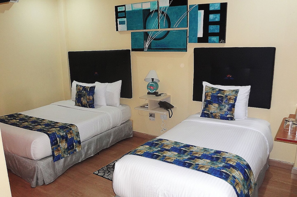 Room, Multiple Beds