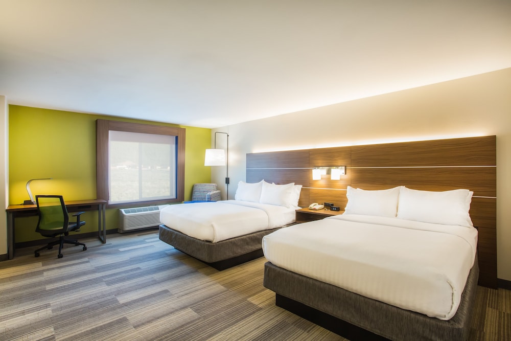Standard Room, 2 Queen Beds, Accessible (Hearing) - Photo 3