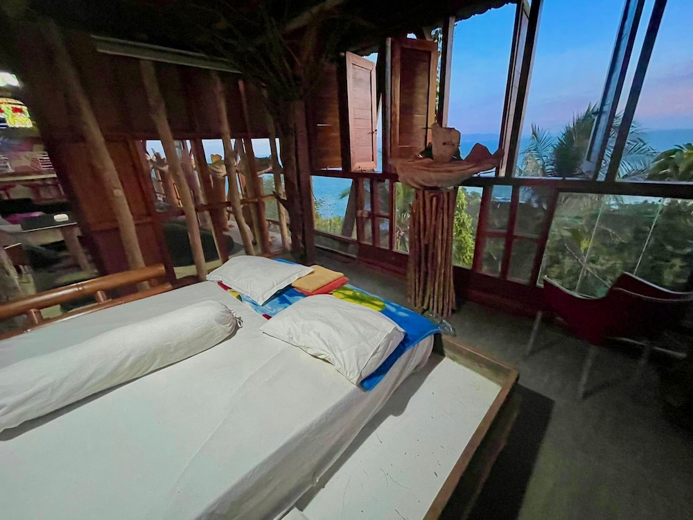 Panoramic Suite - Photo 15