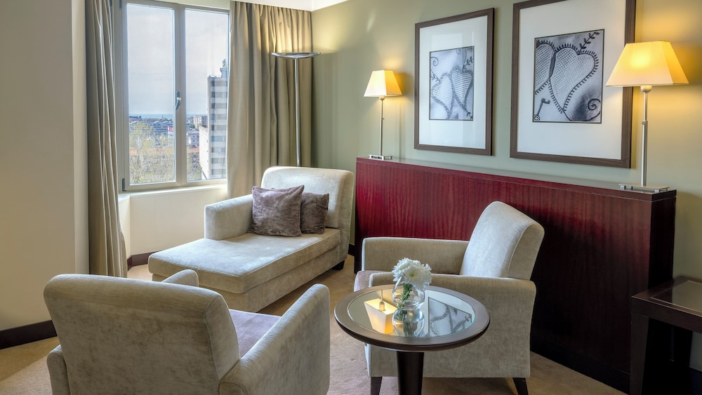 Junior Suite, 2 Twin Beds - Photo 3