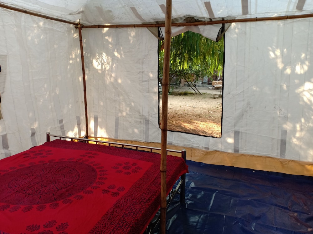 Luxury Tent, 1 Bedroom, Private Bathroom, Garden View photo 3
