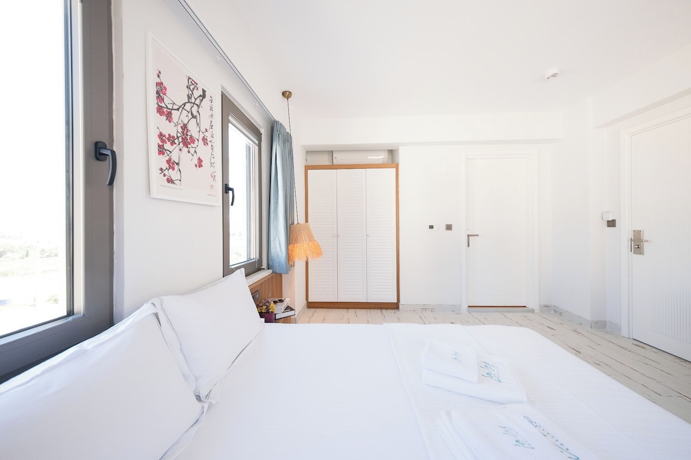 Standard Double Room, Garden View, Annex Building photo 3