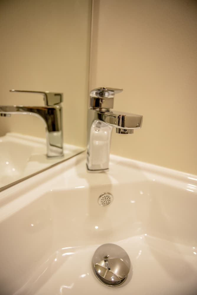 Standard Studio, 2 Twin Beds, Ensuite photo 3