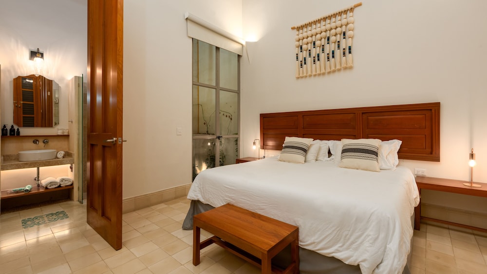 Deluxe Room - Photo 1