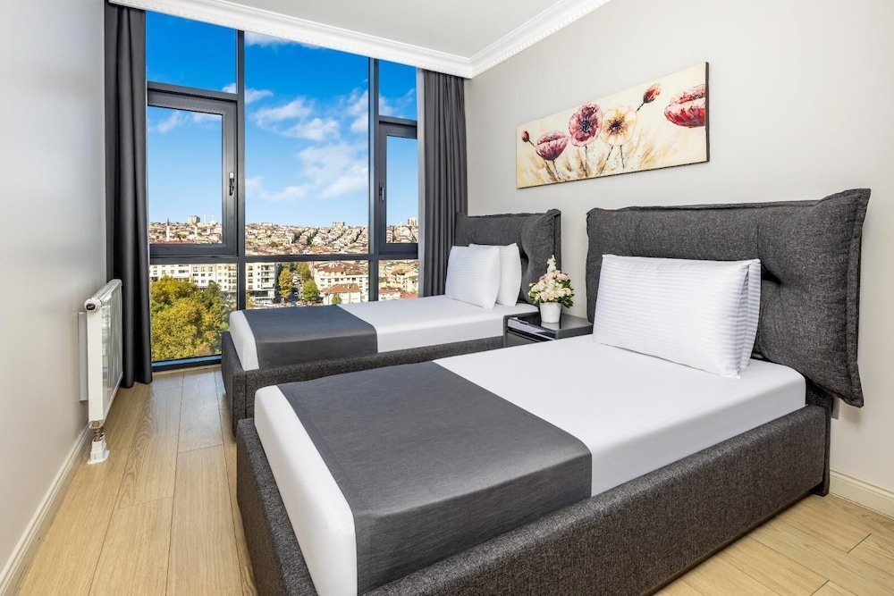 Apartment, 2 Bedrooms, City View photo 3