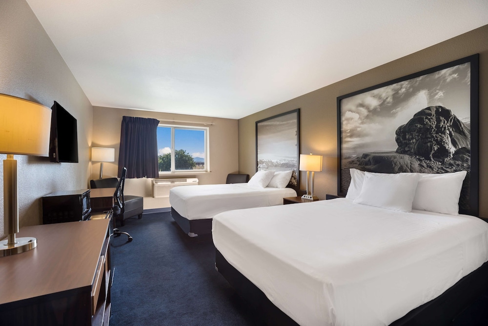 Room, 2 Queen Beds, Non Smoking - Photo 1