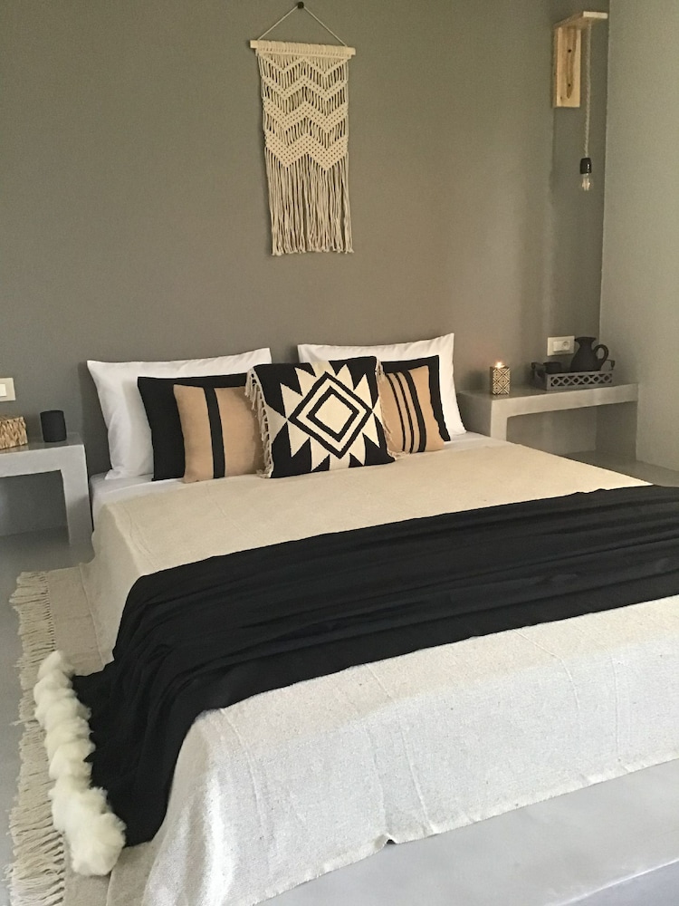 Executive Suite, Sea View