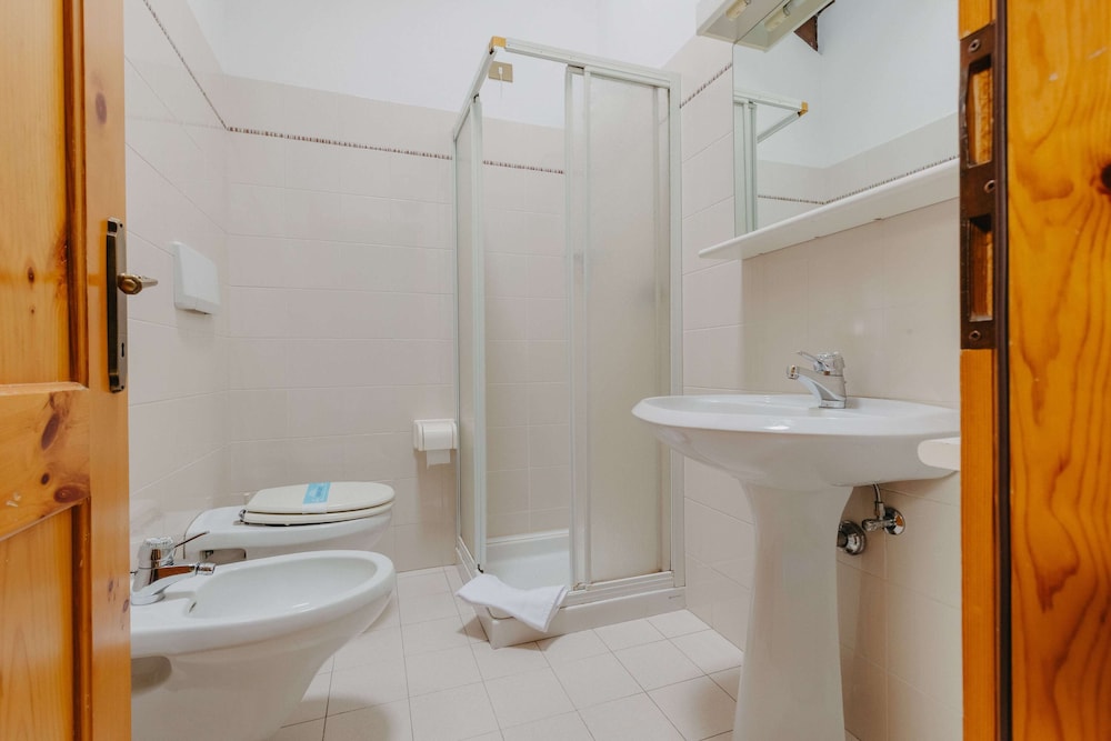 Classic Double or Twin Room photo 2