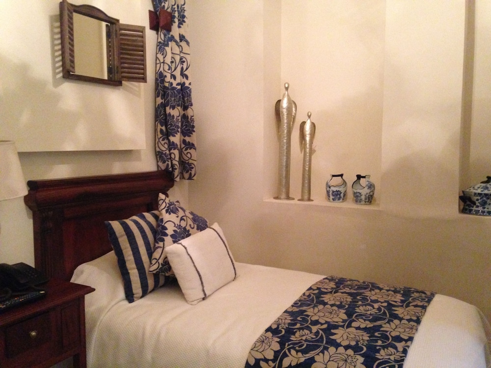 Junior Double Room, 2 Twin Beds photo 2