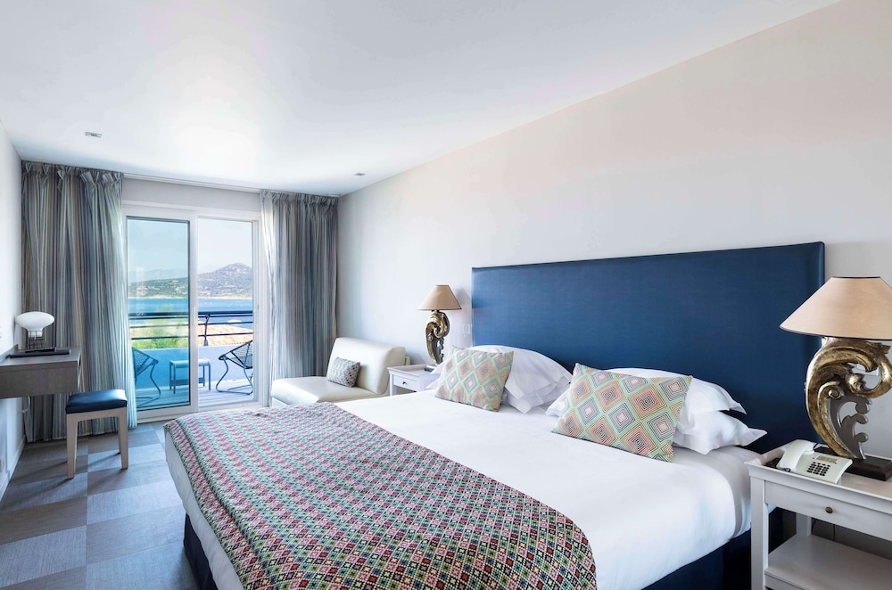 Superior Room, 1 King Bed, Sea View
