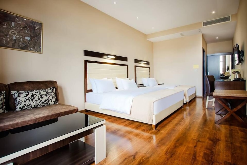 Classic Triple Room photo 1