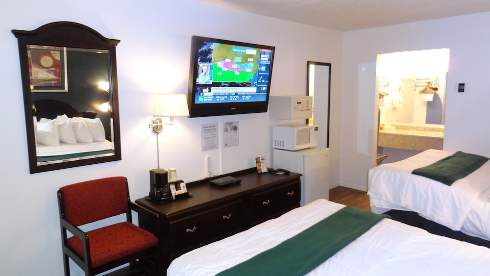 The Lodge - 1st Floor - 1 Queen Bed - Photo 2