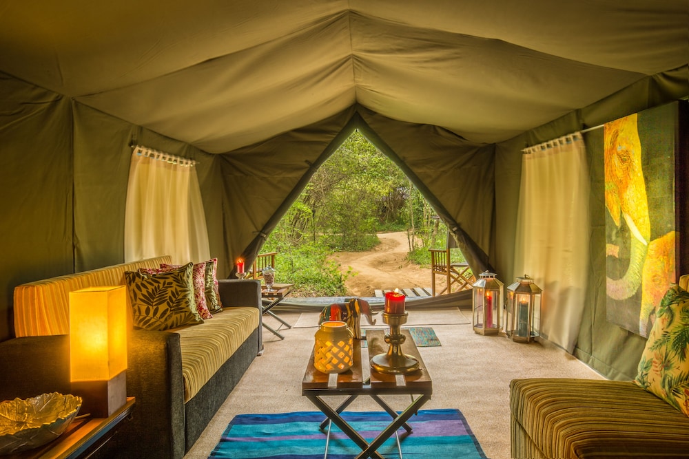 Family Glamping Suite bordering Yala with a Guided Night Walk photo 2