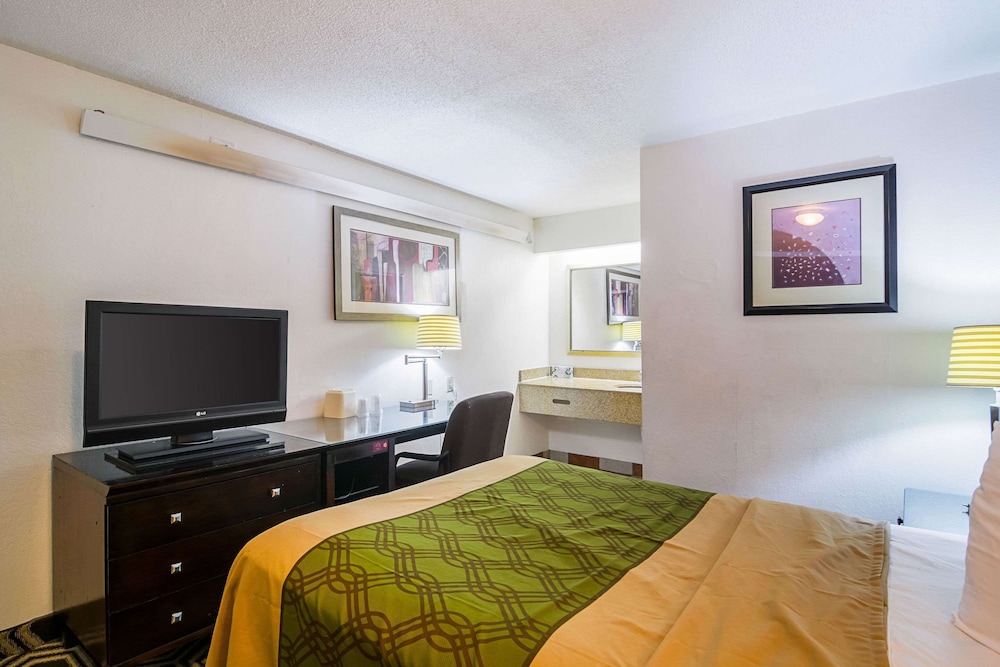 Room, 1 Double Bed, Non Smoking - Photo 12