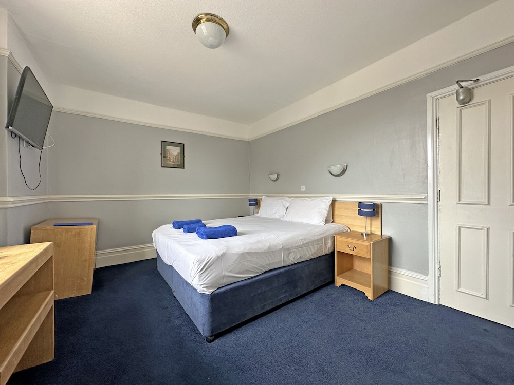 Basic Double Room, Ensuite (9) - Photo 2