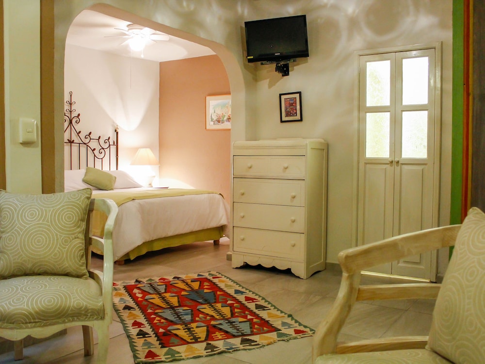 Room (Escondido)