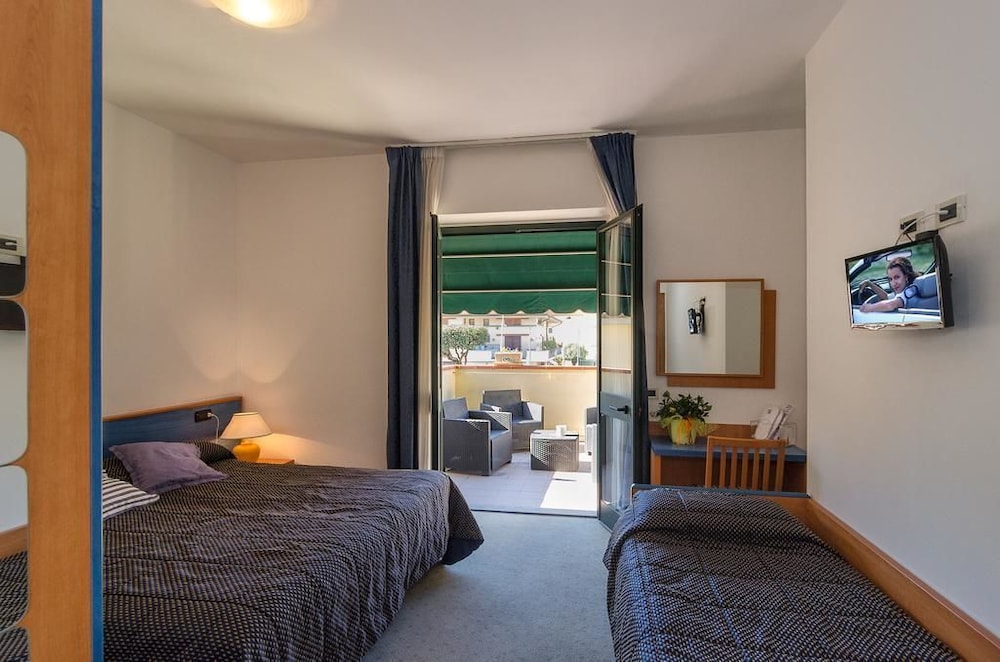 Triple Room photo 1