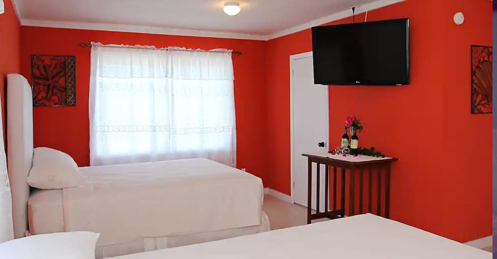 Standard Room, 1 Queen Bed photo 2