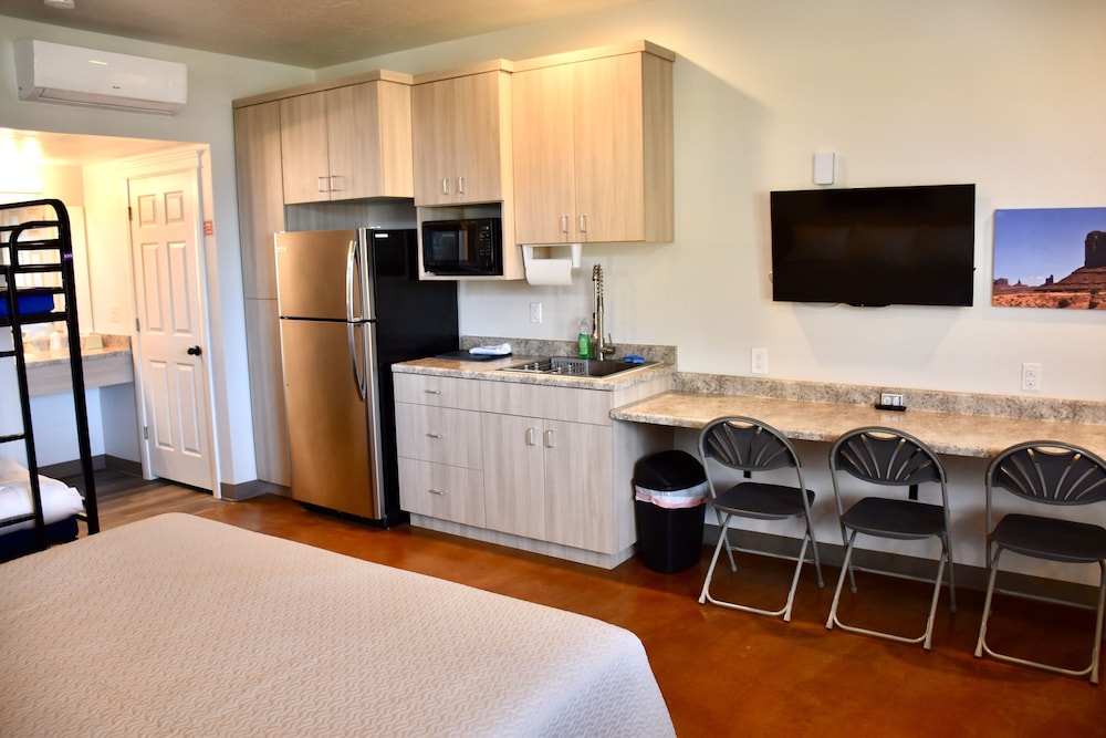 Bunkhouse 1B, 1 bedroom photo 2