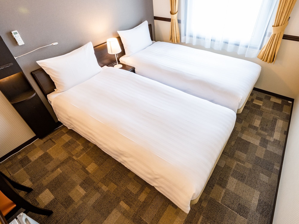 Economy Twin Room, Non Smoking - Photo 2
