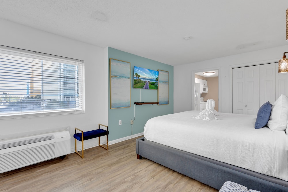 Signature Condo, 1 Bedroom, Balcony, Oceanfront