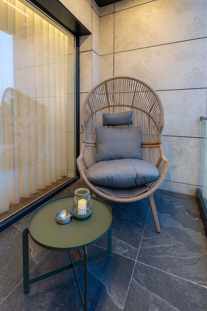 Deluxe Double Room, City View photo 3
