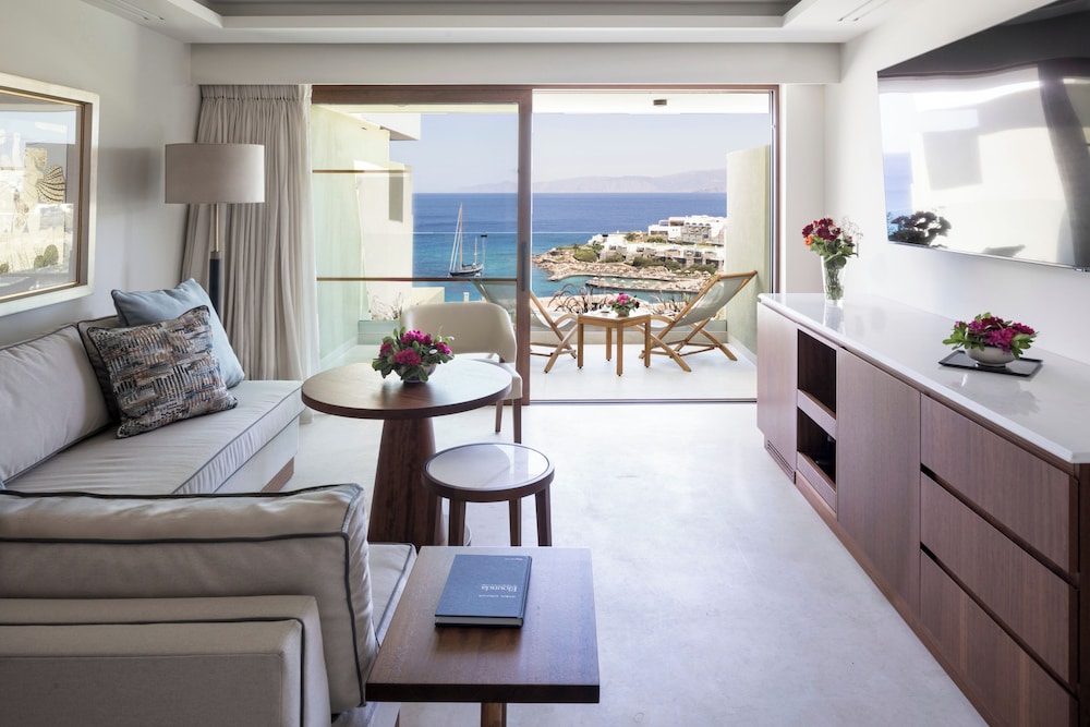 Premium One-Bedroom Suite 60m2