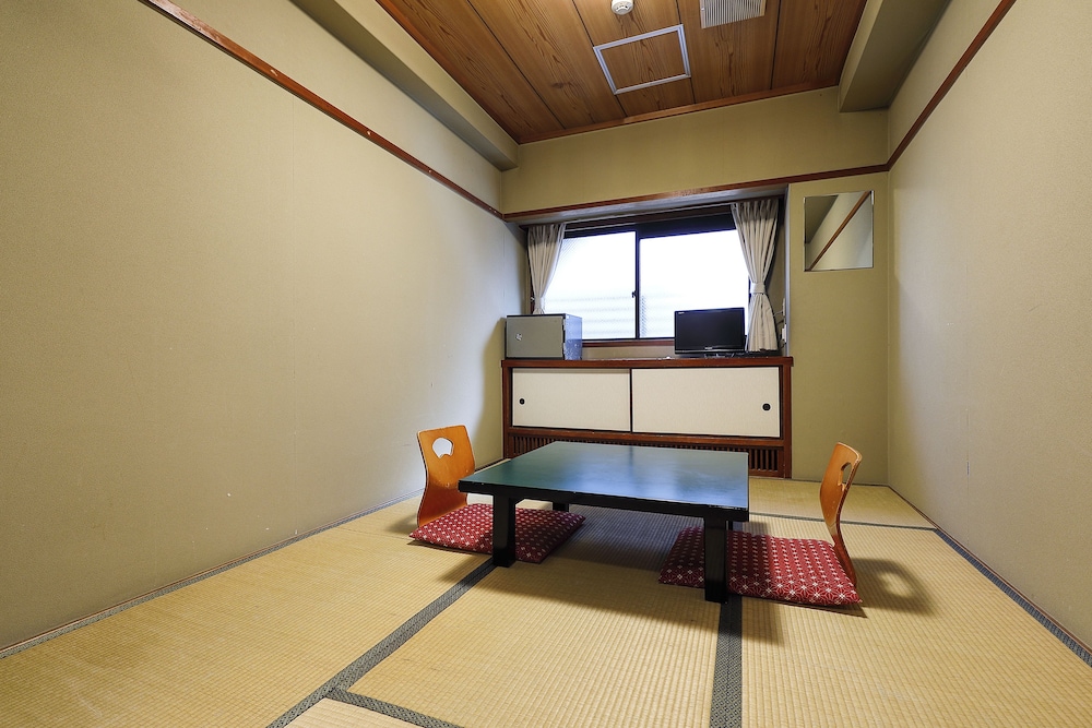 Economy Room, Non Smoking, No Bathroom & No Toilet photo 2