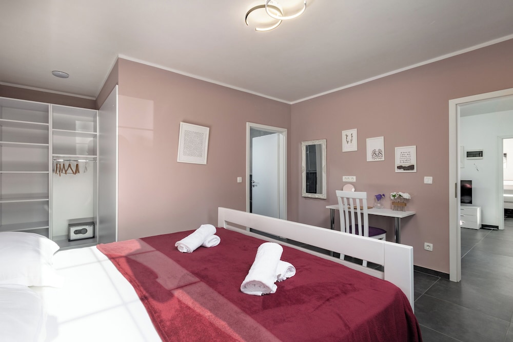 Family Apartment, Multiple Bedrooms, 2 Bathrooms (Peaceful Istria - App Pius 1)