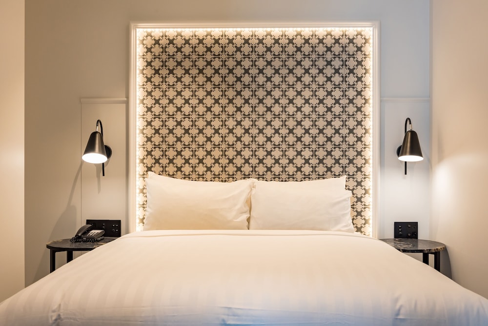 Premier Studio Suite, 1 Queen Bed photo 3