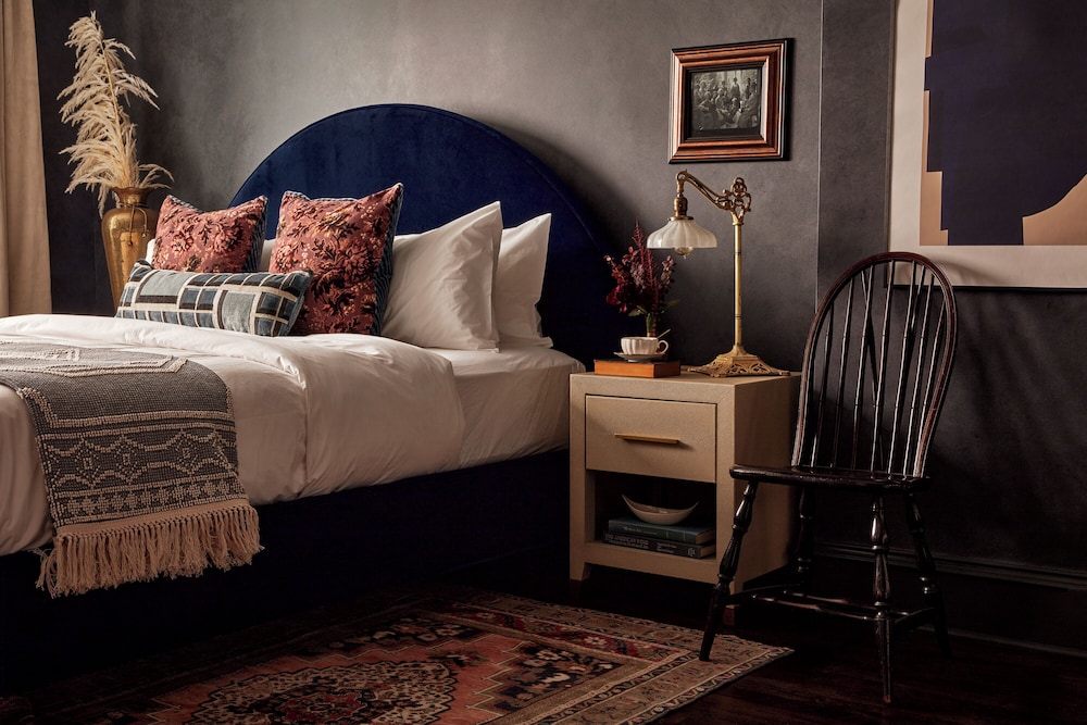 Junior Suite, 1 King Bed, Mobility Accessible (The Mathilde, Floor 1)