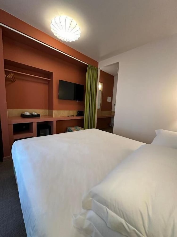 Superior Double or Twin Room photo 3