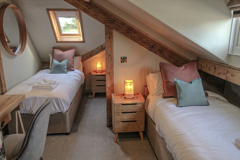 Twin Room, Ensuite - Photo 9