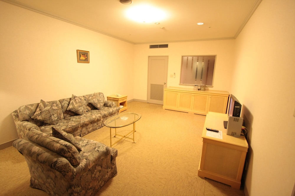 Corner Suite Room - Photo 5