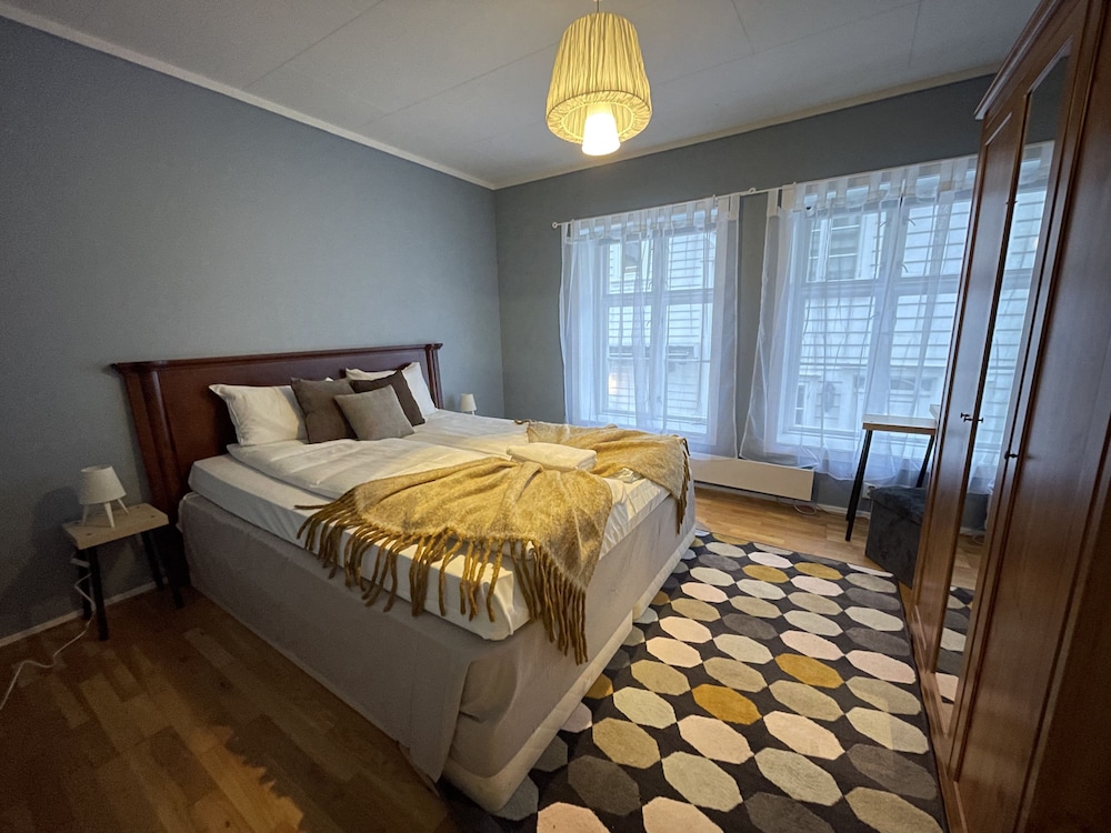 Apartment, 2 Bedrooms, Smoking, City View photo 3