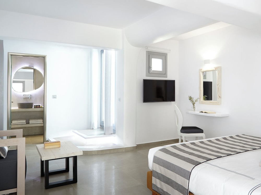 Suite, Hot Tub, Garden View (Elegant) - Photo 4