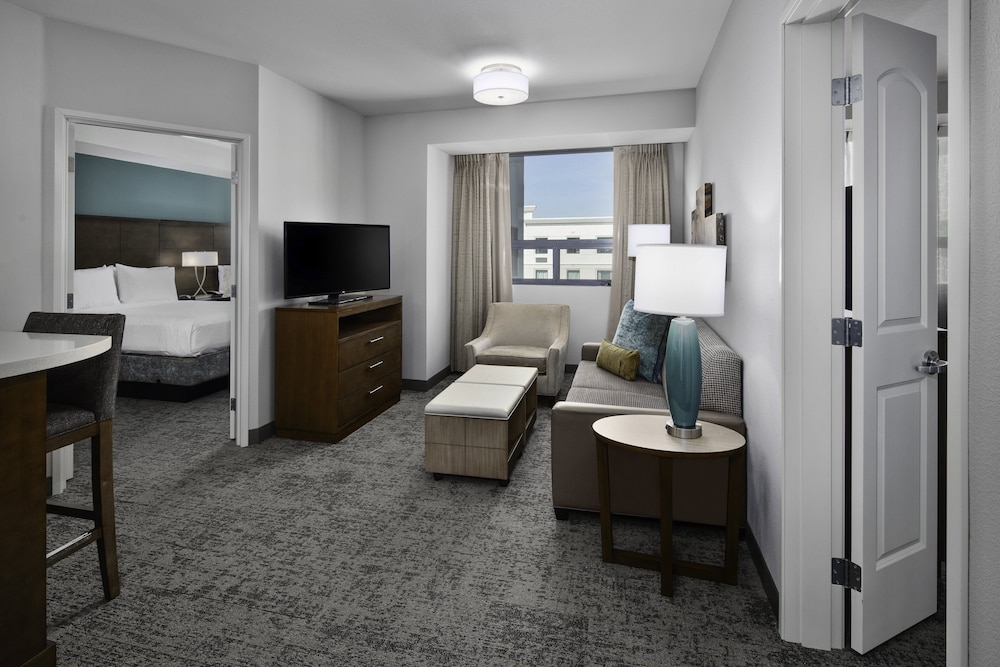 Suite, 2 Double Beds, Kitchen - Photo 1