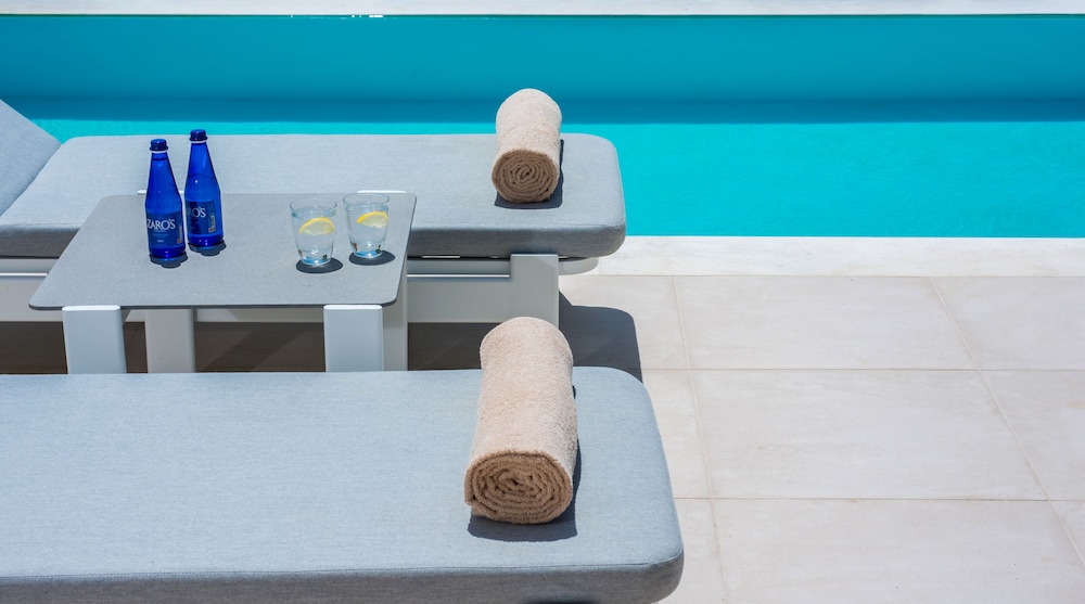 Junior Suite, 2 Twin Beds, Private Pool, Sea View photo 3