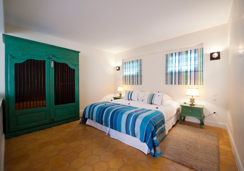Suite - Photo 5