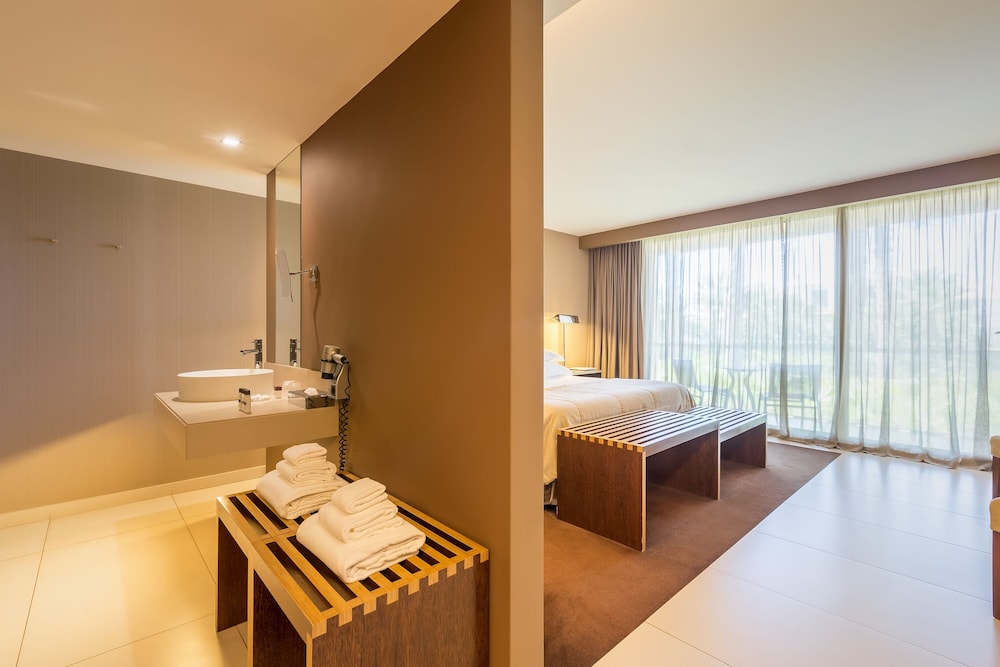 Twin Room, Balcony