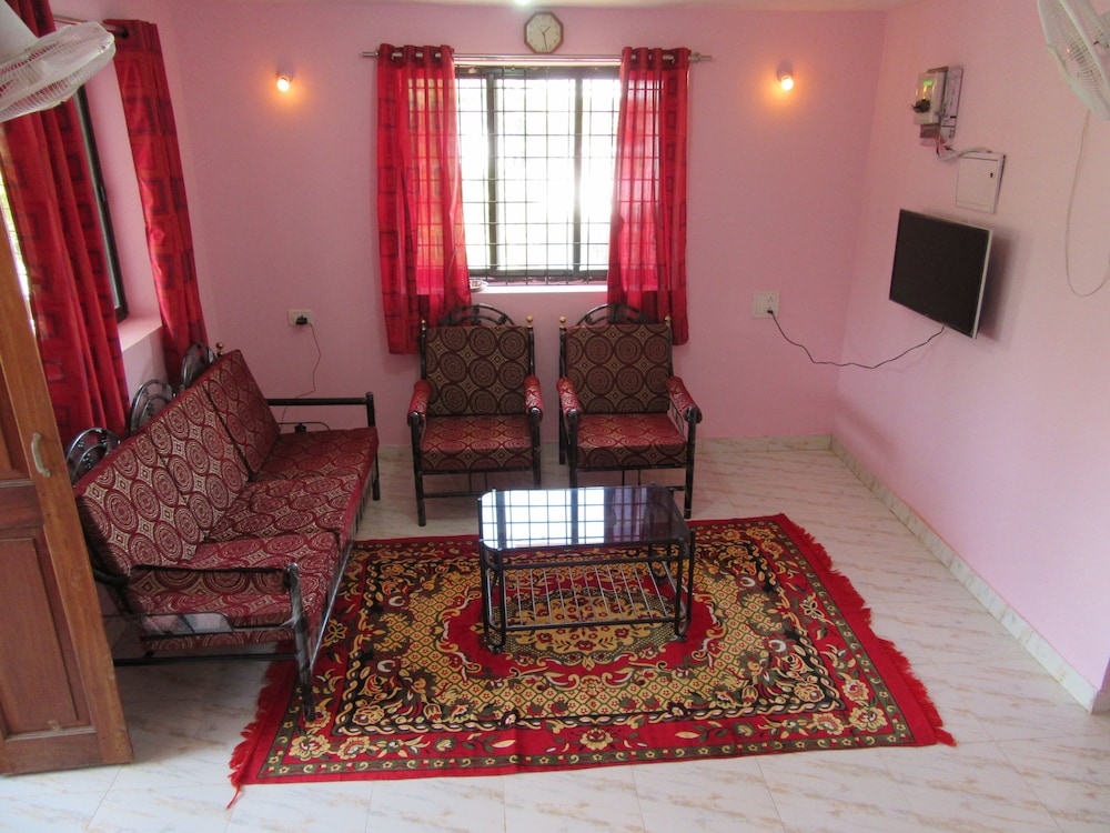 Family Apartment, 2 Bedrooms, Balcony, Corner photo 1