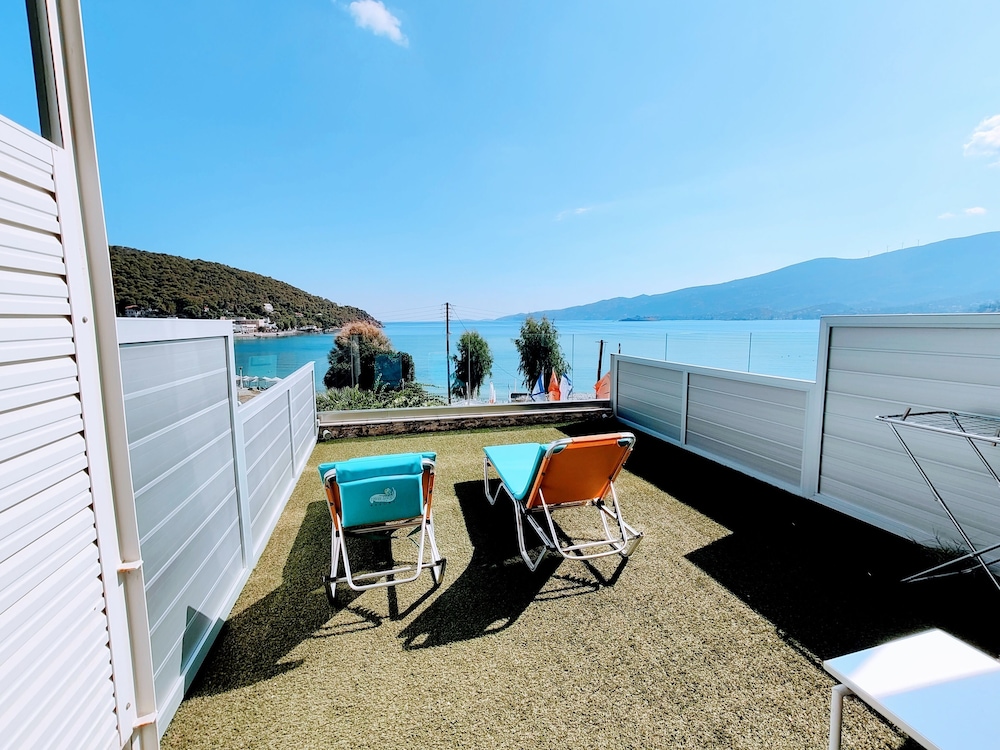 Classic Double or Twin Room, Sea View (with Private Garden) - Photo 2