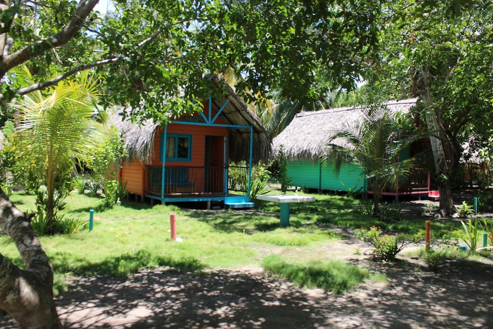 Cabin (Bungalow 4 - Orange) photo 3