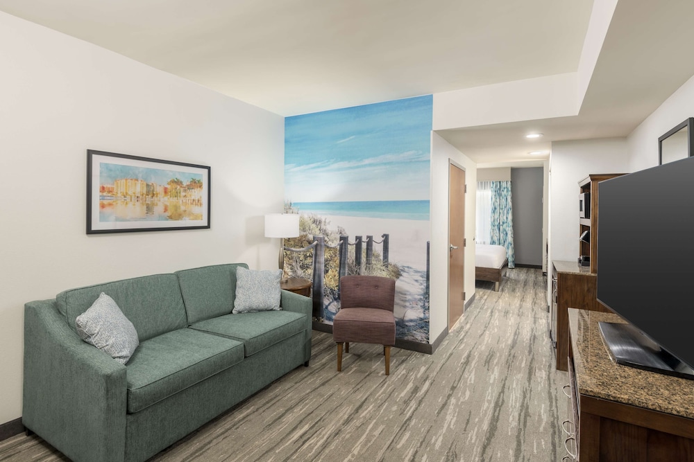 One Bedroom Suite, One King Bed - Photo 2