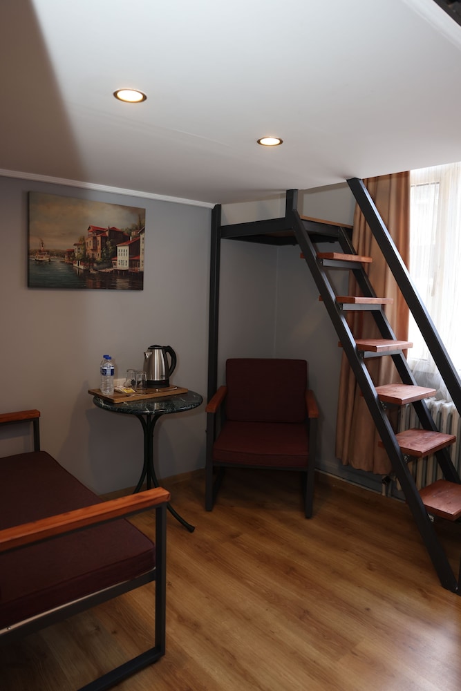 Deluxe Double Room - Photo 12