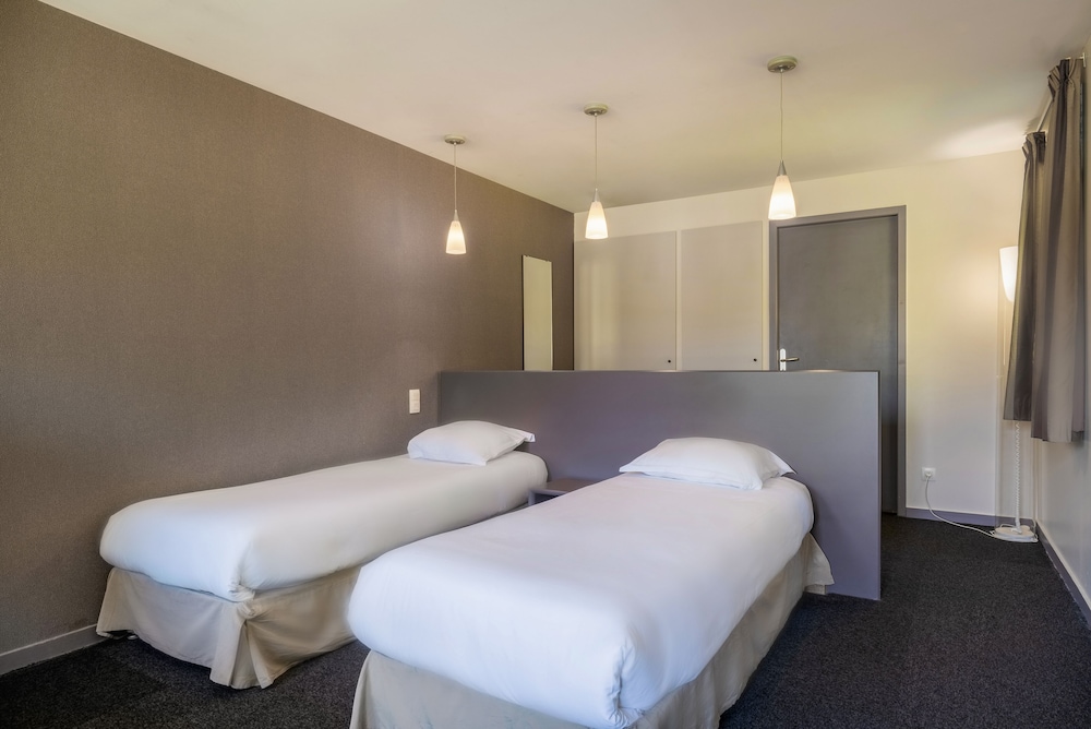 Standard Twin Room photo 2