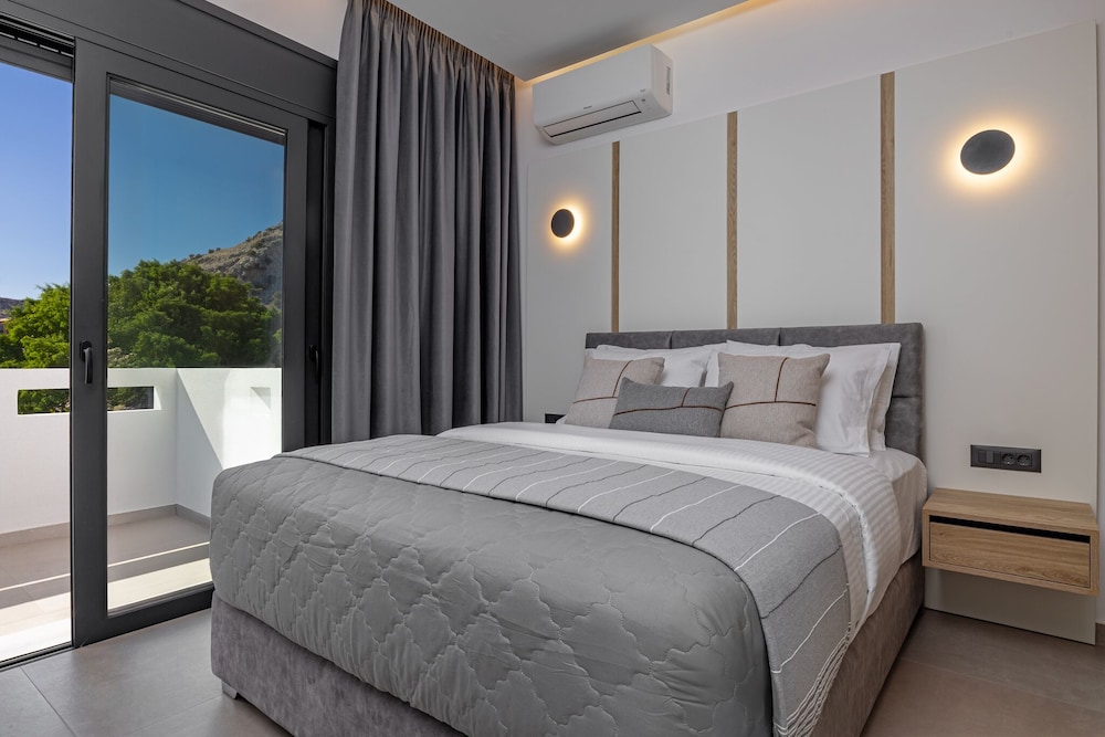 Luxury Villa, 4 Bedrooms, Pool View