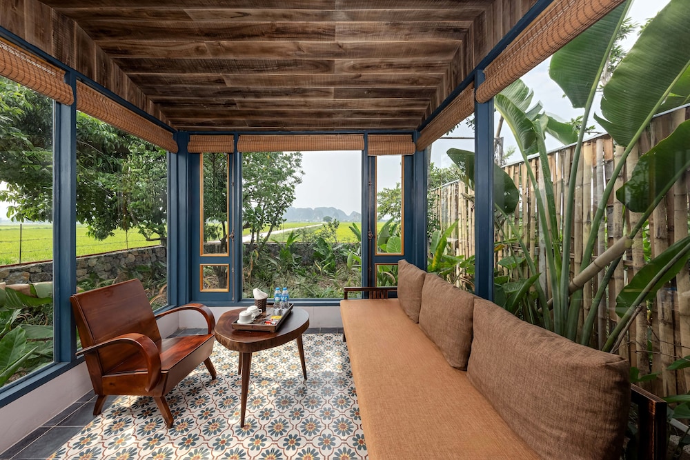King Room, with Balcony photo 3
