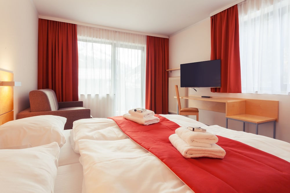 Double Room, Balcony, Hill View photo 2