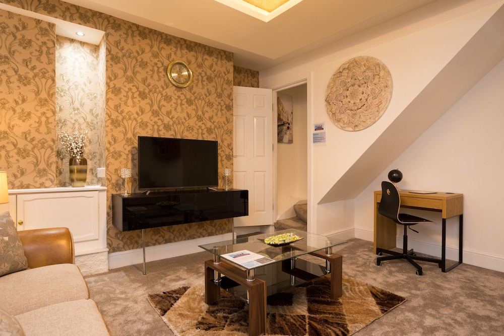 Apartment, 3 Bedrooms, Non Smoking photo 1